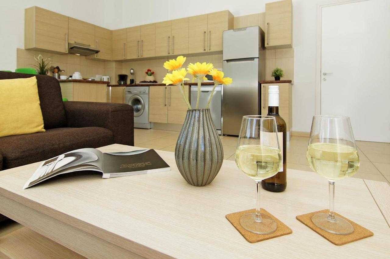 Calypso - Coralli Beachfront Apartment بروتاراس المظهر الخارجي الصورة