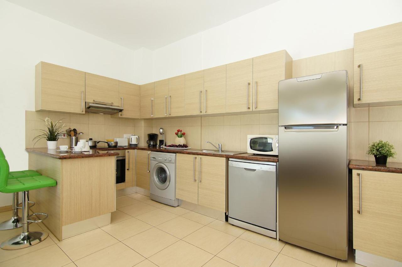 Calypso - Coralli Beachfront Apartment بروتاراس المظهر الخارجي الصورة