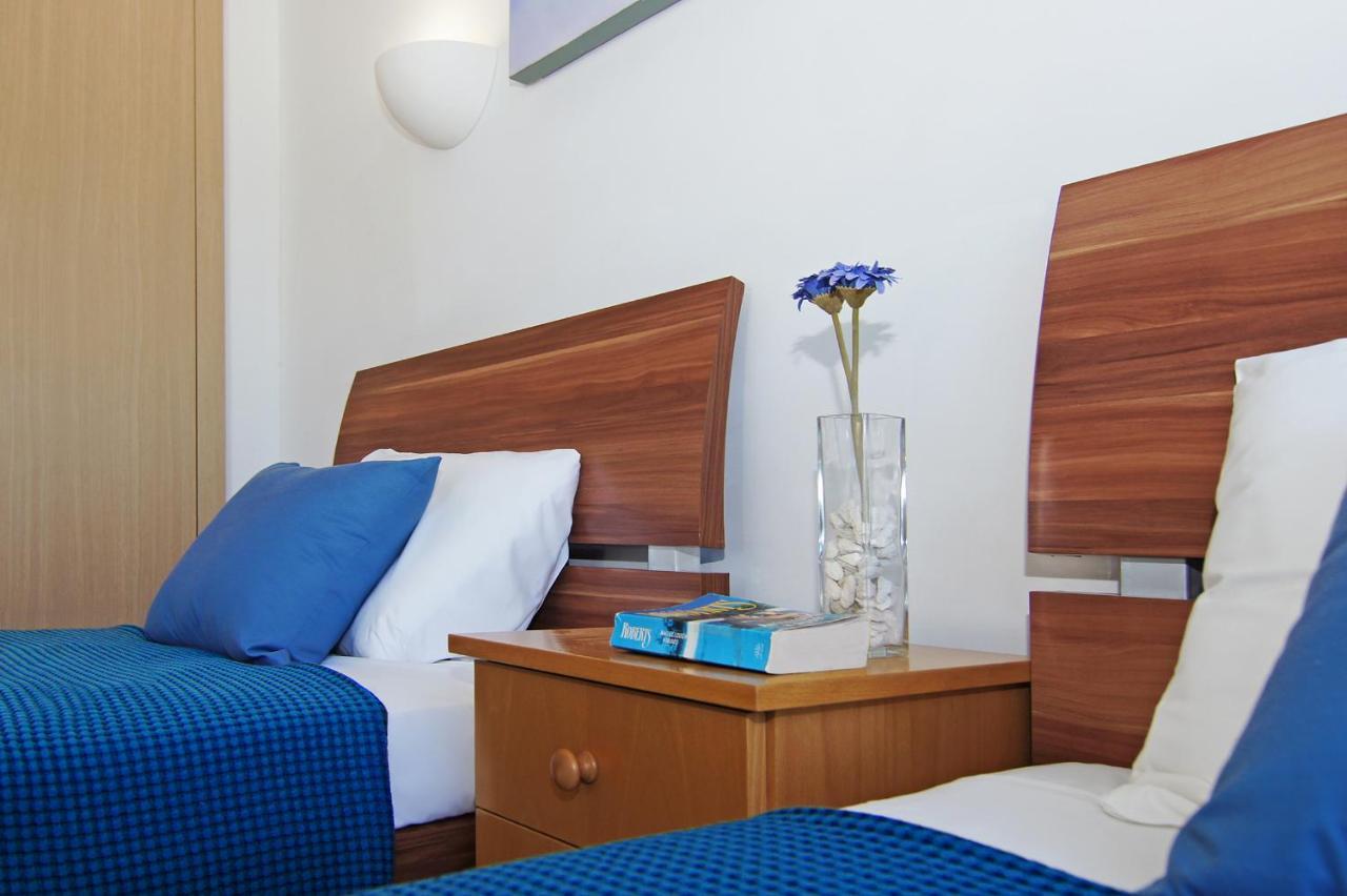 Calypso - Coralli Beachfront Apartment بروتاراس المظهر الخارجي الصورة
