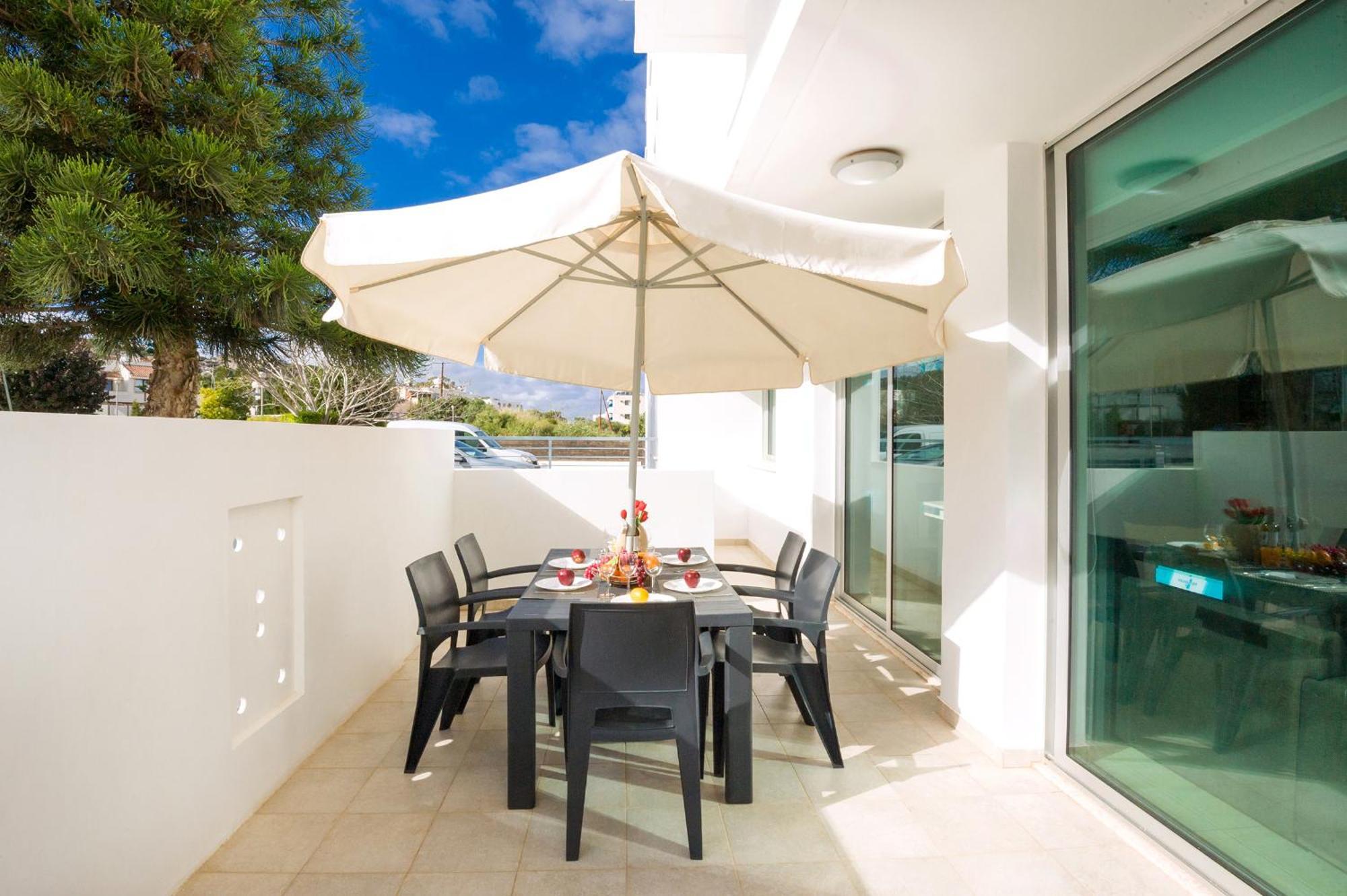 Calypso - Coralli Beachfront Apartment بروتاراس المظهر الخارجي الصورة