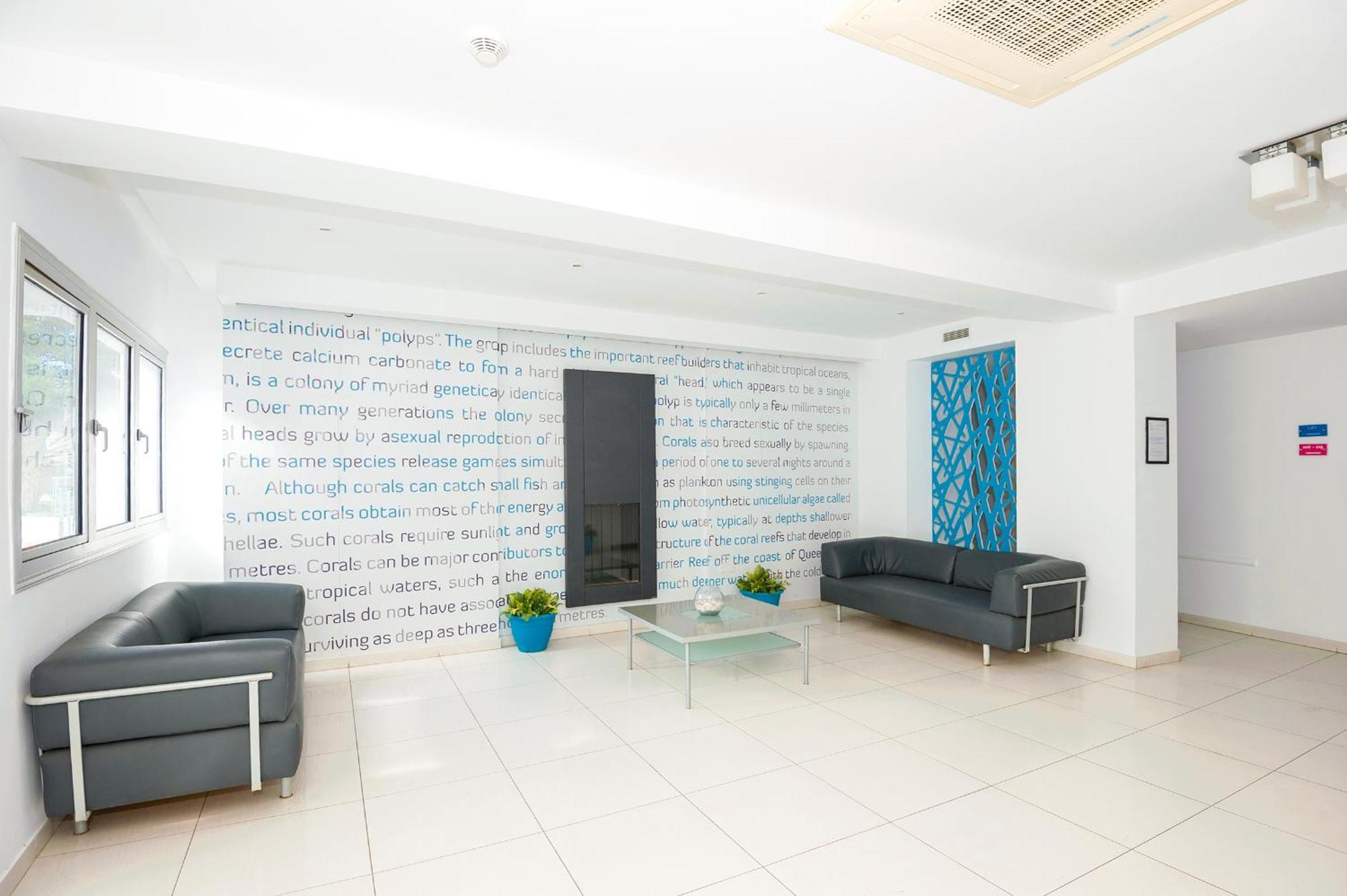 Calypso - Coralli Beachfront Apartment بروتاراس المظهر الخارجي الصورة