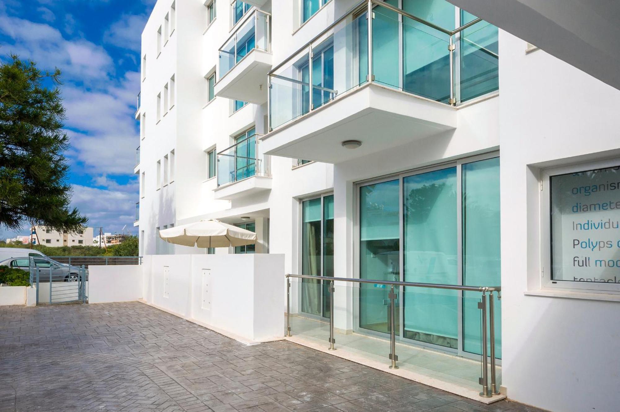 Calypso - Coralli Beachfront Apartment بروتاراس المظهر الخارجي الصورة