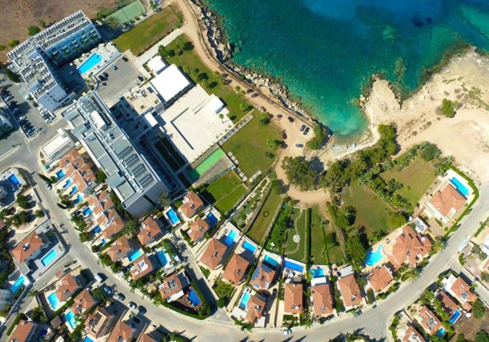 Calypso - Coralli Beachfront Apartment بروتاراس المظهر الخارجي الصورة