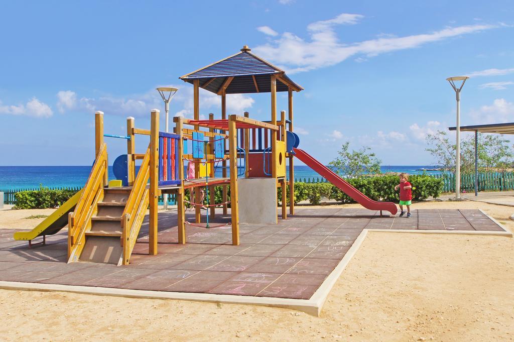 Calypso - Coralli Beachfront Apartment بروتاراس المظهر الخارجي الصورة